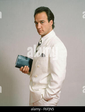 Data di rilascio: agosto 17, 1990 il titolo del filmato: Prendersi Cura delle Aziende STUDIO: Buena Vista Pictures Regista: Arthur Hiller Trama: un uptight pubblicità exec dispone di tutta la sua vita in un organizer filofax che erroneamente finisce nelle mani di un amichevole carcerato che pone come lui. Nella foto: JAMES BELUSHI come Jimmy Dworski. (Credito Immagine: c Buena Vista Immagini/Foto Intrattenimento) Foto Stock