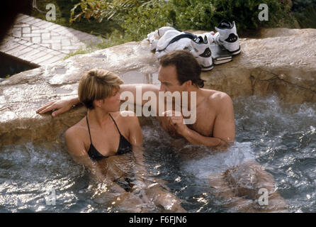 Data di rilascio: agosto 17, 1990 il titolo del filmato: Prendersi Cura delle Aziende STUDIO: Buena Vista Pictures Regista: Arthur Hiller Trama: un uptight pubblicità exec dispone di tutta la sua vita in un organizer filofax che erroneamente finisce nelle mani di un amichevole carcerato che pone come lui. Nella foto: JAMES BELUSHI come Jimmy Dworski. (Credito Immagine: c Buena Vista Immagini/Foto Intrattenimento) Foto Stock