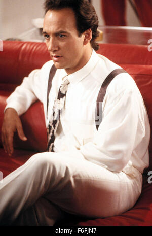 Data di rilascio: agosto 17, 1990 il titolo del filmato: Prendersi Cura delle Aziende STUDIO: Buena Vista Pictures Regista: Arthur Hiller Trama: un uptight pubblicità exec dispone di tutta la sua vita in un organizer filofax che erroneamente finisce nelle mani di un amichevole carcerato che pone come lui. Nella foto: JAMES BELUSHI stelle come Jimmy Dworski. (Credito Immagine: c Buena Vista Immagini/Foto Intrattenimento) Foto Stock