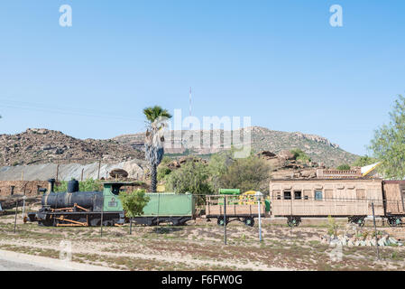 NABABEEP, SUD AFRICA - Agosto 17, 2015: un treno storico presso il museo accanto alla miniera di rame in Nababeep, una piccola cittadina in t Foto Stock