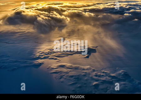 Tramonto su riverbed nelle Highlands Centrali, Islanda. Foto Stock