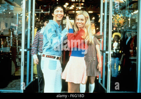 Feb 17, 1995; Los Angeles, CA, Stati Uniti d'America; CHRISTOPHER DANIEL BARNES e CHRISTINE TAYLOR star come Greg e Marcia Brady nella commedia "Brady Bunch Movie" diretto da Betty Thomas. Foto Stock