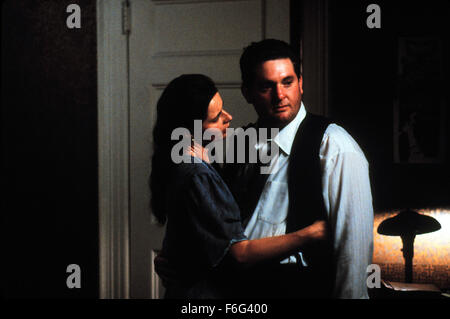 Set 08, 1996; Hollywood, CA, Stati Uniti d'America; CHRIS PENN come Chez e Isabella Rossellini come Clara nel crimine thriller ''Il funerale" diretto da Abel Ferrara. Foto Stock