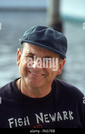 Maggio 30, 1997; Los Angeles, CA, Stati Uniti d'America; attore JOE PESCI stelle come Joe Acque in Hollywood Foto commedia, "Gone Fishin'. Foto Stock