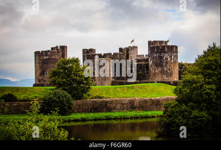 Castello di Caerphilly presa dal retro del castello Foto Stock