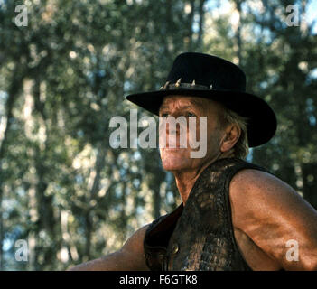 Mar 06, 2001; Los Angeles, CA, Stati Uniti d'America; PAOLO HOGAN come Mick in "Crocodile Dundee in Los Angeles'.. (Credito Immagine: ) Foto Stock