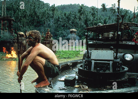 Aug 13, 2001; Hollywood, CA, Stati Uniti d'America; attore Martin Sheen nel film 'Apocalypse Now Redux' che è una nuova versione più lunga del 1979 film, con scene aggiunte. . (Credito Immagine: Remi agenzia) Foto Stock