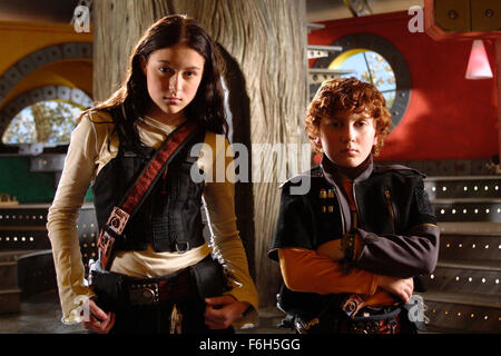 Maggio 06, 2002; Hollywood, CA, Stati Uniti d'America; Immagini da Robert Rodriguez "py Kids 2: l'isola dei sogni perduti", interpretato da ALEXA VEGA come Carmen Cortez e DARYL SABARA come Juni Cortez. Foto Stock