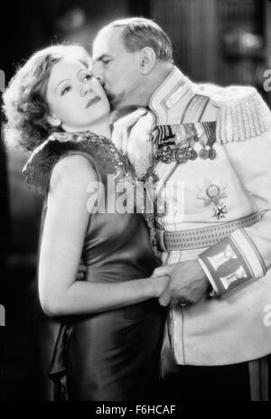 1928, il titolo del film: misteriosa signora, Direttore: FRED NIBLO, Studio: MGM, nella foto: GRETA GARBO, baciare, FRED NIBLO, ROMANCE. (Credito Immagine: SNAP) Foto Stock