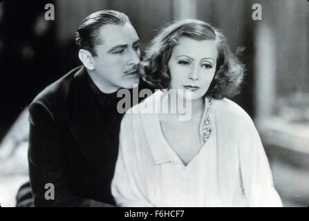 1932, il titolo del film: GRAND HOTEL, Direttore: EDMUND GOULDING, Studio: MGM, nella foto: JOHN BARRYMORE, GRETA GARBO. (Credito Immagine: SNAP) Foto Stock