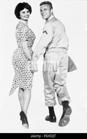 1959, il titolo del film: che tipo di donna, Direttore: SIDNEY LUMET, Studio: Paramount, nella foto: TAB HUNTER, Sophia Loren. (Credito Immagine: SNAP) Foto Stock