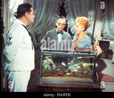 1964, il titolo del film: incredibile il sig. LIMPET, Direttore: ARTHUR LUBIN, nella foto: CAROLE COOK, Don Knotts, ARTHUR LUBIN. (Credito Immagine: SNAP) Foto Stock