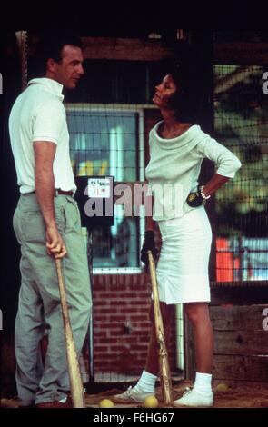 1988, il titolo del film: BULL DURHAM, Regia: Ron Shelton, Studio: ORION, nella foto: Kevin Costner, Susan Sarandon. (Credito Immagine: SNAP) Foto Stock