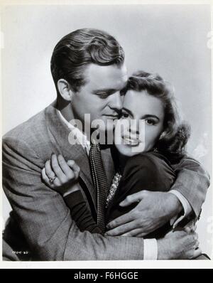 1943, il titolo del film: presentazione di LILY MARS, Direttore: NORMAN TAUROG, Studio: MGM, nella foto: Judy Garland, VAN HEFLIN. (Credito Immagine: SNAP) Foto Stock