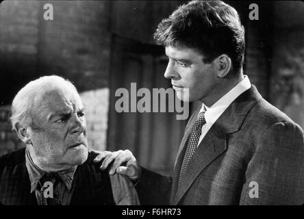 1950, il titolo del film: Mister 880, Direttore: EDMUND GOULDING, Studio: volpe, nella foto: Edmund Gwenn, BURT LANCASTER, anziani, uomo vecchio, la mano sulla spalla, cura, di stoppie, CRANKY, amaro. (Credito Immagine: SNAP) Foto Stock