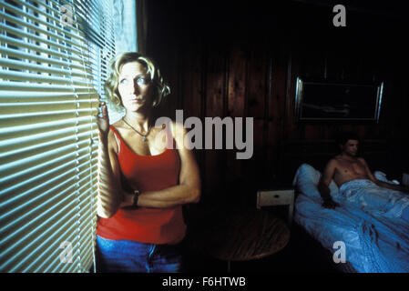 Giu 21, 2002; Los Angeles, CA, Stati Uniti d'America; Movi ancora da 'Sunshine membro" interpretato da EDIE FALCO come Marley Tempio.. (Credito Immagine: ) Foto Stock