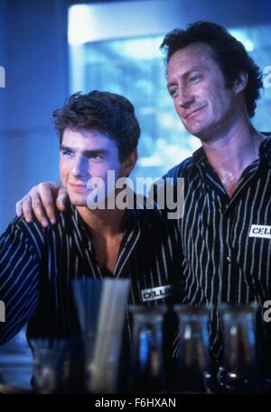 1988, il titolo del film: cocktail, Direttore: roger donaldson, Studio: TOUCHSTONE, nella foto: Bryan Brown, TOM CRUISE. (Credito Immagine: SNAP) Foto Stock