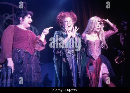 1993, il titolo del film: hocus pocus, Direttore: Kenny Ortega, Studio: BUENA VISTA, nella foto: Bette Midler, KATHY NAJIMY, Kenny Ortega. (Credito Immagine: SNAP) Foto Stock