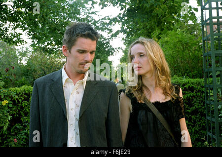 Feb 10, 2004; Paris, Francia; ETHAN HAWKE e Julie Delpy star come Jesse e Celine nel dramma romantico " prima del tramonto" diretto da Richard Linklater. Foto Stock