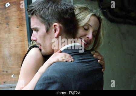 Feb 10, 2004; Paris, Francia; ETHAN HAWKE e Julie Delpy star come Jesse e Celine nel dramma romantico " prima del tramonto" diretto da Richard Linklater. Foto Stock