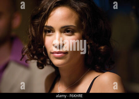 Data di rilascio: 22 novembre 2006. Il titolo del filmato: Deja Vu. STUDIO: Touchstone Pictures. Trama: un agente ATF viaggia indietro nel tempo per salvare una donna da assassinati, cadere in amore con lei durante il processo. Nella foto: PAULA PATTON come Claire Kuchever. Foto Stock