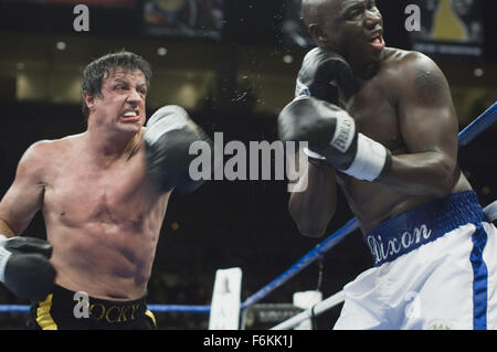 Data di rilascio: dicembre 20, 2006. Il titolo del filmato: Rocky Balboa. STUDIO: Columbia Pictures. Trama: Rocky Balboa viene fuori di pensionamento al passo nel ring per l'ultima volta e faccia il heavyweight champ Mason 'Linea' Dixon. Nella foto: Sylvester Stallone come Rocky Balboa e ANTONIO TARVER come Mason Dixon. Foto Stock