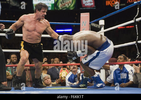 Data di rilascio: dicembre 20, 2006. Il titolo del filmato: Rocky Balboa. STUDIO: Columbia Pictures. Trama: Rocky Balboa viene fuori di pensionamento al passo nel ring per l'ultima volta e faccia il heavyweight champ Mason 'Linea' Dixon. Nella foto: Sylvester Stallone come Rocky Balboa e ANTONIO TARVER come Mason Dixon. Foto Stock