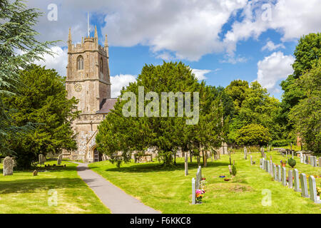 La Chiesa di San James, Avebury, Wiltshire, Inghilterra, Regno Unito, Europa. Foto Stock