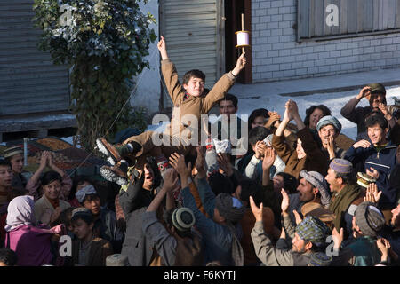 Data di rilascio: dicembre 14, 2007. Il titolo del filmato: Il Kite Runner - STUDIO: DreamWorks SKG. Trama: dopo aver trascorso anni in California, Amir ritorna alla sua patria in Afghanistan per aiutare il suo vecchio amico Hassan, il cui figlio è nei guai. Nella foto: ZEKIRIA EBRAHIMI come giovani Amir. Foto Stock