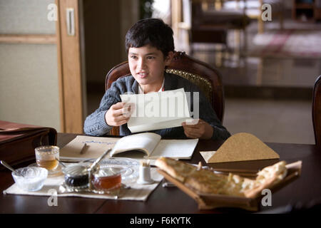 Data di rilascio: dicembre 14, 2007. Il titolo del filmato: Il Kite Runner - STUDIO: DreamWorks SKG. Trama: dopo aver trascorso anni in California, Amir ritorna alla sua patria in Afghanistan per aiutare il suo vecchio amico Hassan, il cui figlio è nei guai. Nella foto: ZEKIRIA EBRAHIMI come giovani Amir. Foto Stock