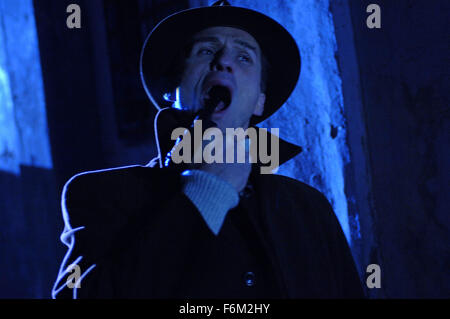 Data di rilascio: dicembre 14, 2007. Il titolo del filmato: giovani senza la gioventù. STUDIO: Sony Pictures Classics. Trama: Una storia di amore avvolti nel mistero. Impostare in Europa prima della seconda guerra mondiale, un timido professore è cambiato da un evento di cataclismi e esplora i misteri della vita. Nella foto: Scena del film. Foto Stock