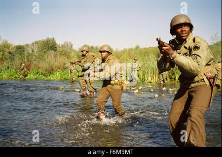 Data di rilascio: 10 ottobre 2008. Il titolo del filmato: miracolo di San Annan. STUDIO: Touchstone Pictures. Trama: impostare nel 1944 l'Italia, la storia del nero di quattro soldati americani che rimangano intrappolati in un villaggio Toscano durante la seconda guerra mondiale. Nella foto: Derek Luke come seconda personale sergente Aubrey francobolli. Foto Stock