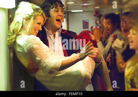 Data di rilascio: 13 novembre 2009. Il titolo del filmato: la barca che ha oscillato aka radio pirata. STUDIO: Portobello Studios Trama: un periodo commedia su un sistema illegale di stazione radio su una barca in mare del Nord durante gli anni sessanta. Nella foto: GENNAIO JONES come Eleonore e Chris O'Dowd come "semplice" Simon Swafford. Foto Stock