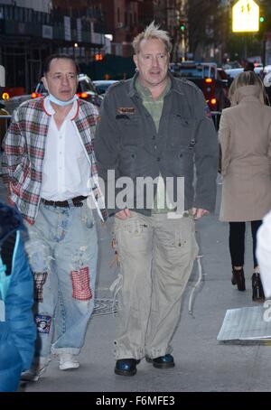 New York, NY, STATI UNITI D'AMERICA. 17 Nov, 2015. John Lydon, alias Johnny Rotten fuori e circa per celebrità Candids - MER, il Gramercy Park Hotel di New York, NY Novembre 17, 2015. Credito: Derek Storm/Everett raccolta/Alamy Live News Foto Stock