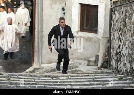 Data di rilascio: Settembre 1, 2010. Il titolo del filmato: l'americano. STUDIO: Focus Features. Trama: Un assassino si nasconde in Italia per un ultimo incarico. Nella foto: George Clooney come Jack Foto Stock