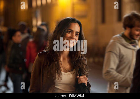 Data di rilascio: Gennaio 28, 2011 il titolo del filmato: il rito STUDIO: New Line Cinema direttore: Mikael Hafstrom trama: Un sacerdote americano viaggi in Italia per studiare presso una scuola di esorcismo nella foto: Alice Braga come Angeline (credito Immagine: c New Line Cinema/Entertainment Immagini) Foto Stock