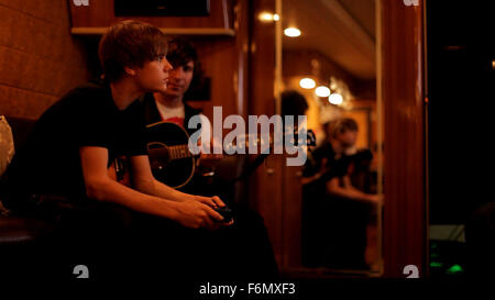 Data di rilascio: febbraio 11, 2011 il titolo del filmato: Justin Bieber: Mai dire mai STUDIO: Insurge Pictures Regista: Jon M. Chu trama: Segue Justin Bieber con alcune riprese di esibizioni dal suo 2010 concert tour foto: JUSTIN BIEBER (credito Immagine: c Insurge Pictures/Entertainment Immagini) Foto Stock