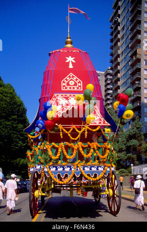 Hare Krishna sfilata di carri e Festival dell India, Vancouver, BC, British Columbia, Canada - decorate luminosamente galleggiante Foto Stock