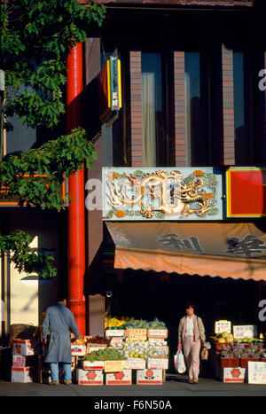 Chinatown, Vancouver, BC, British Columbia, Canada - cinese Fruttivendolo Business, frutta e verdura Shop Foto Stock