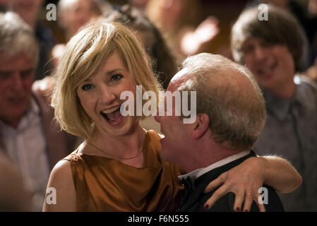 Aprile 22, 2014 - Los Angeles - Movie Stills - SUNSHINE SU LEITH (2013).JANE HORROCKS.Peter Mullan.DEXTER FLETCHER (DIR).. (Credito Immagine: c Entertainment Immagini) Foto Stock