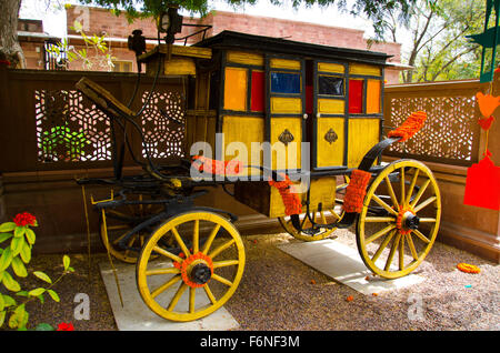 Antiche decorate cavallo carrello, Jodhpur, Rajasthan, India, Asia Foto Stock