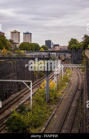 Taglio ferroviaria vicino la stazione di Euston, London, Regno Unito Foto Stock