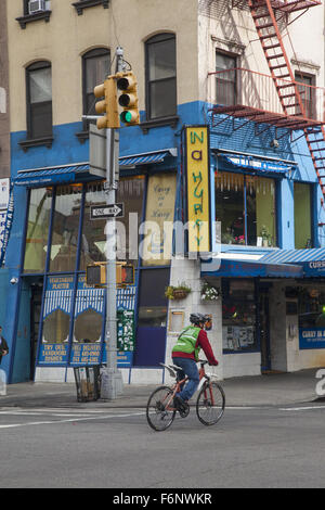 Angolo di Lexington Ave. & 19Th Street in Manhattan. Curry in una fretta Ristorante Foto Stock