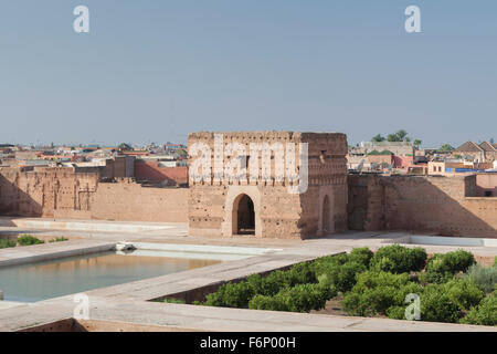 Il pubblico padiglione presso lo storico Palazzo El Badi a Marrakech, Marocco Foto Stock