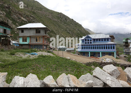 SPITI VALLEY - Villaggio di Chitkul Ultimo borgo abitato vicino al confine Indo-China Himachal Pradesh , India Foto Stock