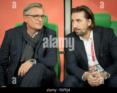 Wroclaw, Polonia. 17 Novembre, 2015. Calcio internazionale amichevole: Polonia v Repubblica ceca 3:1. Il trainer di Polonia Adam Foto Stock