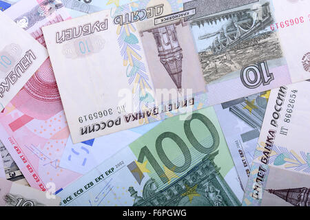 Dollari, euro, rubli russi - il denaro del mondo Foto Stock