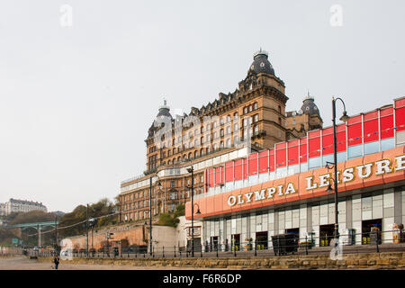 Grand Hotel in Scarborough visto da Sud le sabbie di Scarborough, North Yorkshire, Regno Unito. Foto Stock