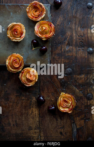 Singoli Rosa Apple Pies Foto Stock
