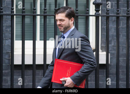 Segretario del Galles,Stephen Crabb, arriva a Downing Street per una riunione del gabinetto Foto Stock